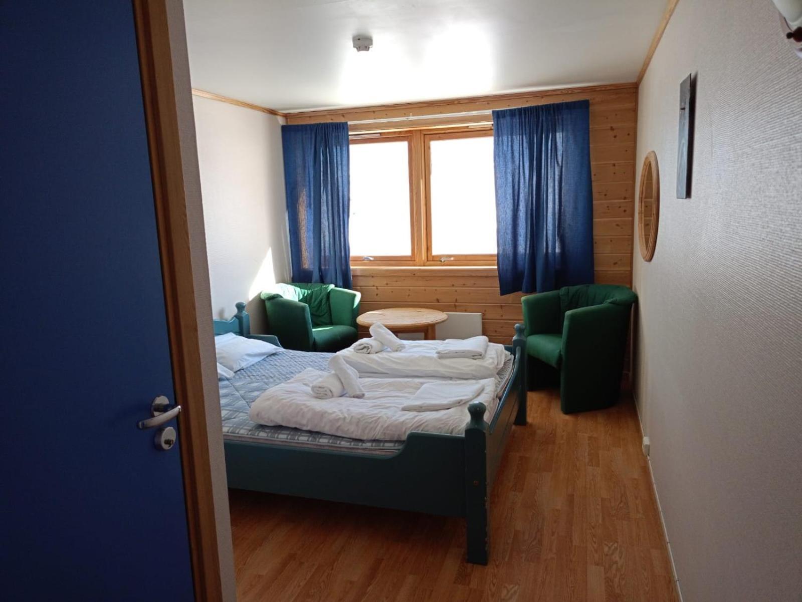 Arctic Lodging North Cape Apartment Skarsvag Room photo